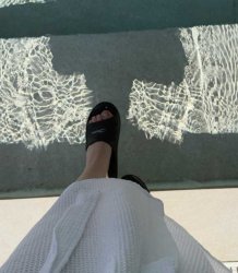 Badtofflor till simhallen eller poolområdet till vuxen.