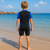 Våtdräkt för barn till simskolan och stranden.