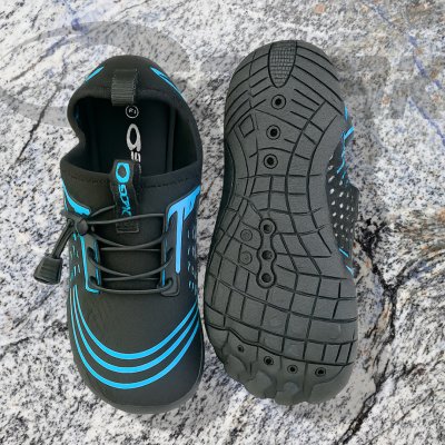 En badsko som andas frihet, rörelse och känslan av att alltid vara nära naturen.