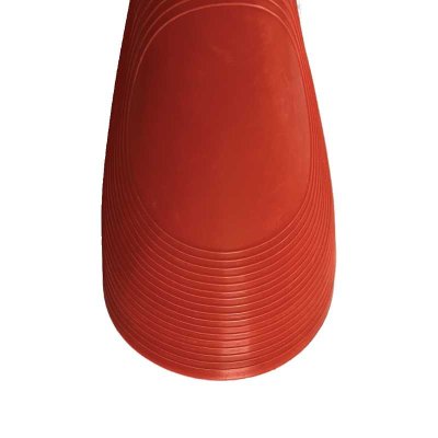 Billig frisbee i mjuk plast till vattnet och land. frisbee i mjuk plast.