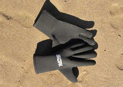 Neoprenhandksar till vinterbad och simning.