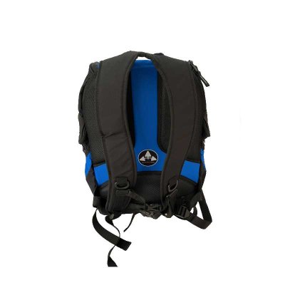 Ryggsäck som passar till simning och andra idrotter. Ryggsäck i 45 L, med många fack och bra spännen.