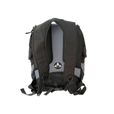 Ryggsäck som passar till simning och andra idrotter. Ryggsäck i 45 L, med många fack och bra spännen.